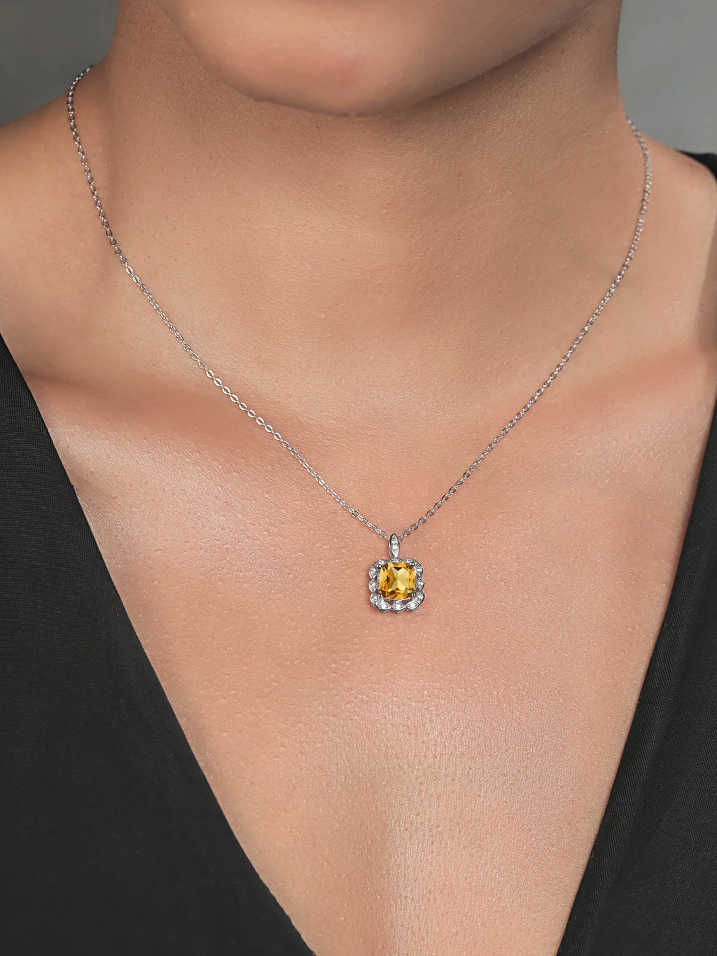 925 Sterling Silver Citrine Pendant Necklace with 18 inch Silver Chain L680649