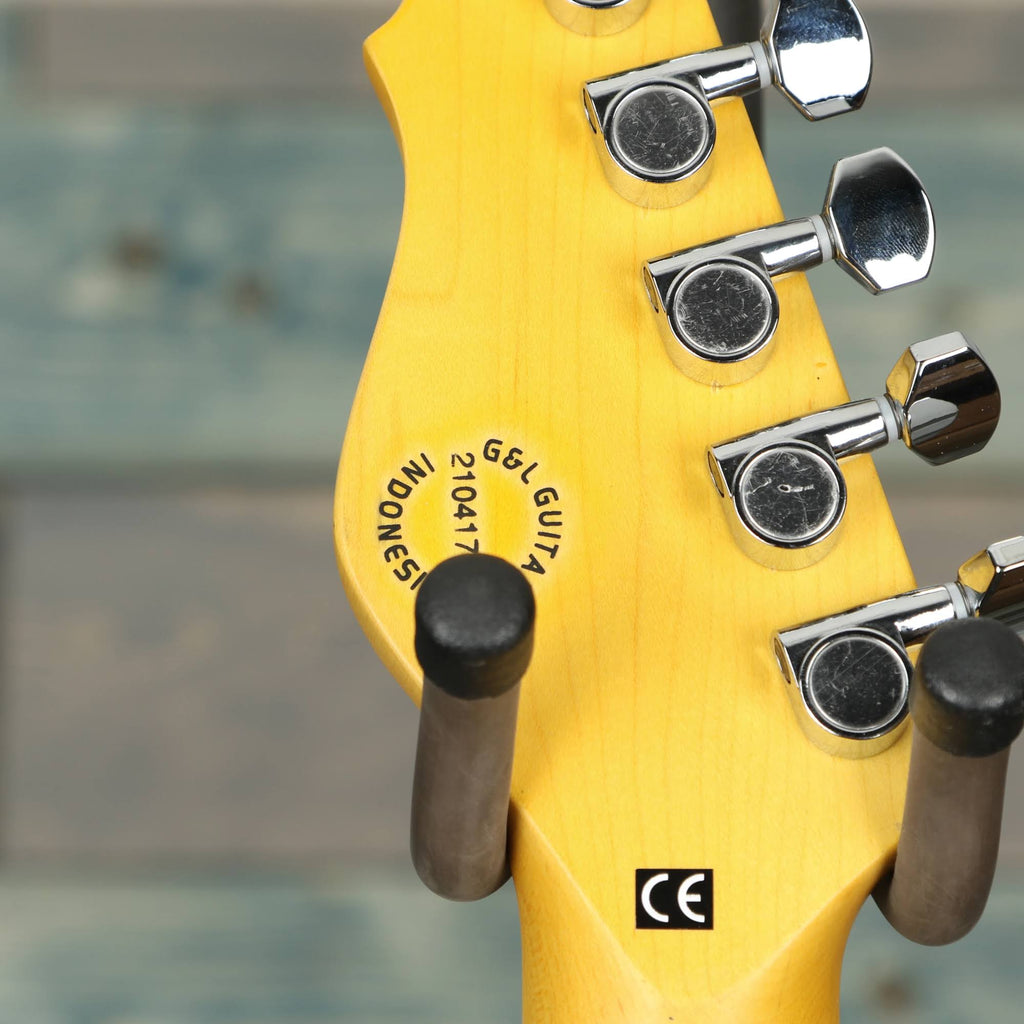 3-Tone Sunburst Semi-Hollow Electric Guitar X8895