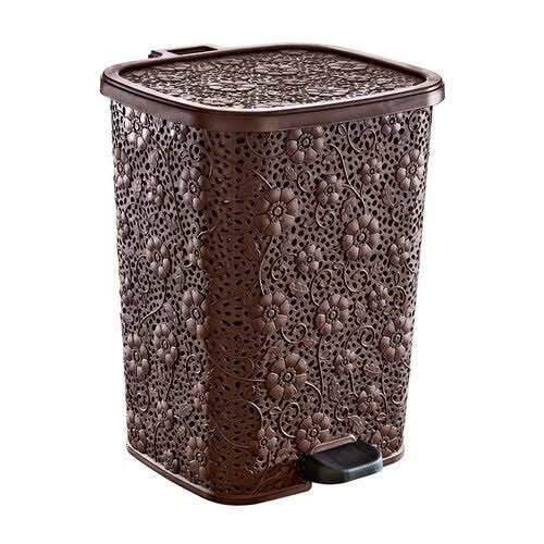 Step-On Trash Can 27 Qt. Beige and Brown A463402