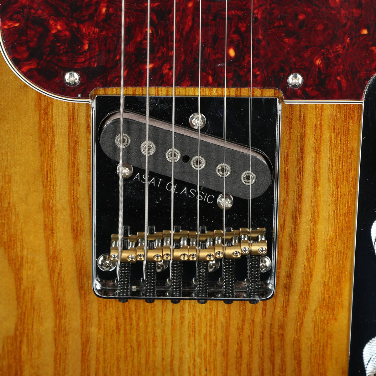 3-Tone Sunburst Semi-Hollow Electric Guitar X8895