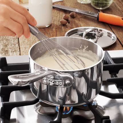 Stainless Steel Saucepan with Lid, 4 qt B780853