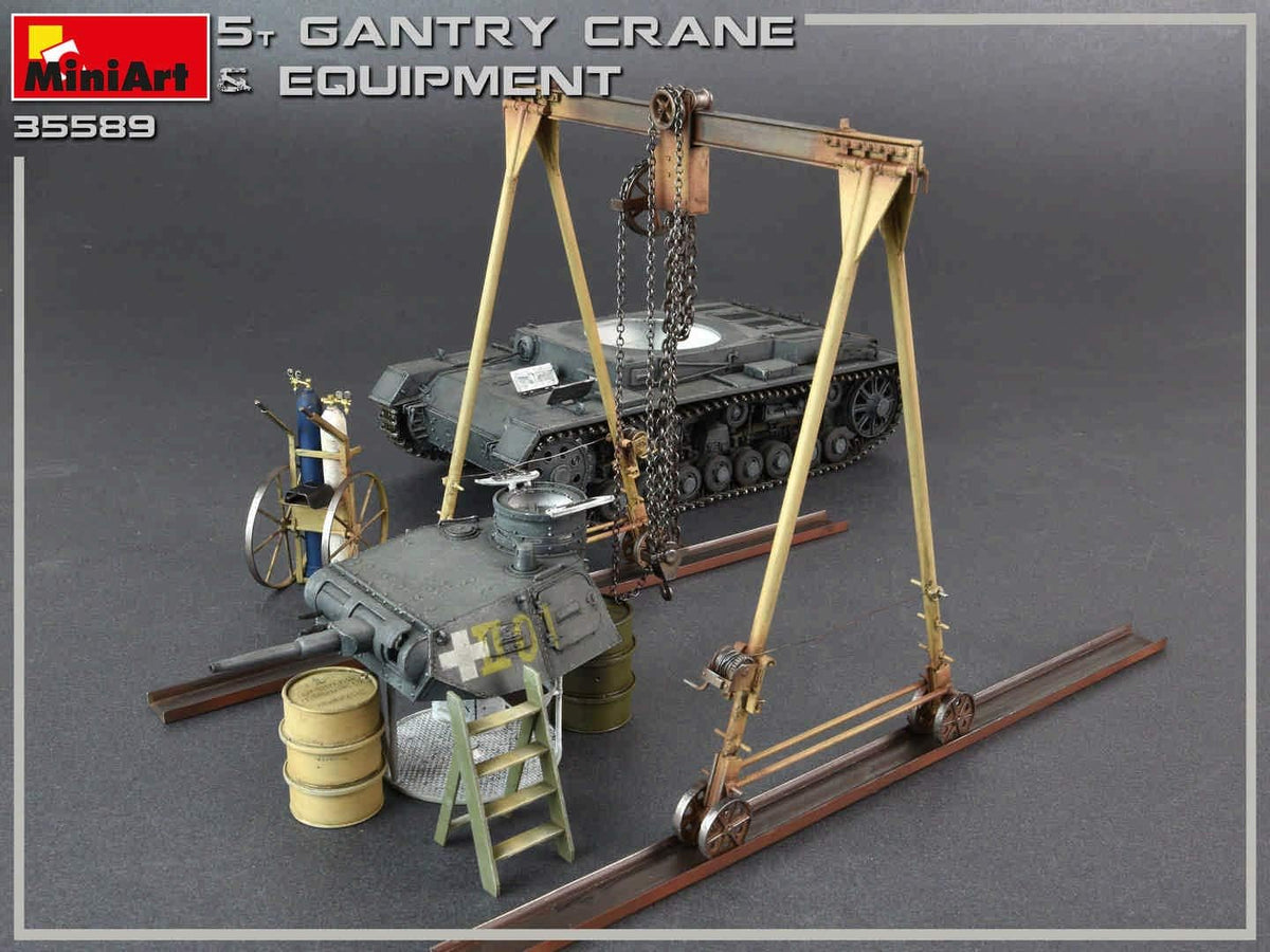5 Ton Gantry Crane & Equipment 1/35 Scale Plastic Model Kit J572